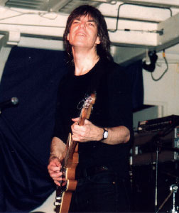 2004-06-03-Mike-Stern-01