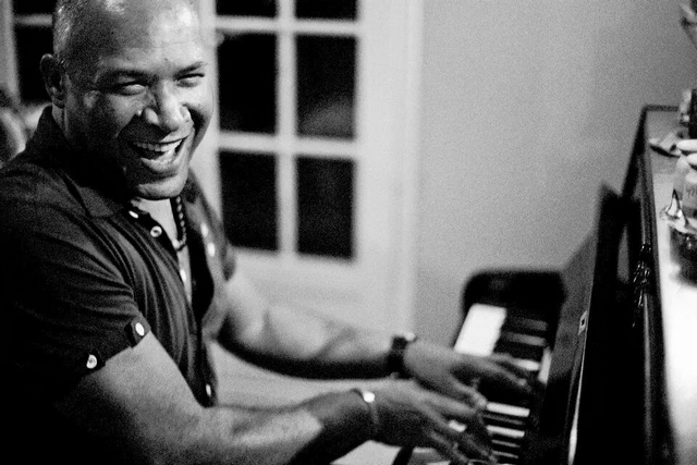 Ronald Tulle Trio Invite Tony Chasseur